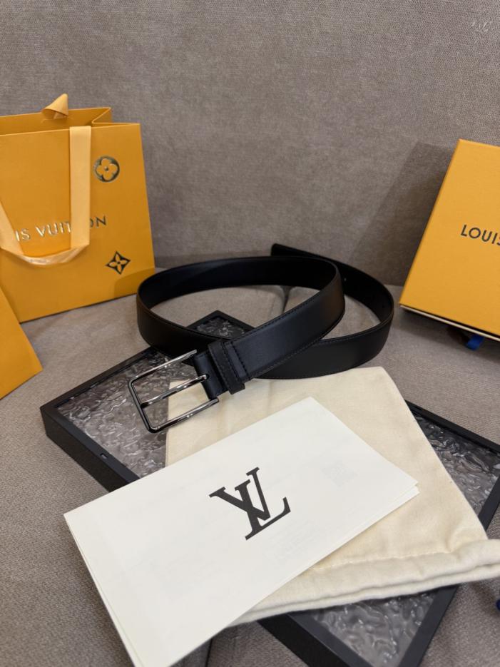 replica,repliche,fake,1:1,earrings,bracelet,ring,jewelry Cintura LV 3.5 con fibbia ad ardiglione, nuovo modello con motivo floreale Monogram in rilievo (FD3F2) replica,repliche,fake,1:1,earrings,bracelet,ring,jewelry Cintura LV 3.5 con fibbia ad ardiglione, nuovo modello con motivo floreale Monogram in rilievo (FD3F2)