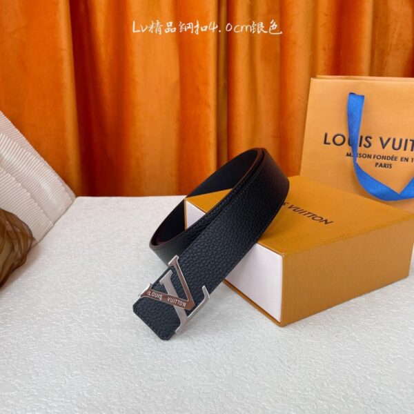 replica,repliche,fake,1:1,earrings,bracelet,ring,jewelry 【LOUIS VUITTON】 Qualità originale classica. Un lato presenta il classico motivo a litchi, l’altro lato è in tessuto a trama semplice. Fibbia originale in acciaio di alta qualità, larghezza 4,0 cm (XM5LH)
