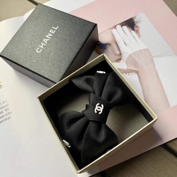 replica,repliche,fake,1:1,earrings,bracelet,ring,jewelry Fermaglio per capelli a molla con fiocco multi-standard Chanel Xiaoxiang Fashion Temperament semplice nero 1 scatola (ECIBG)