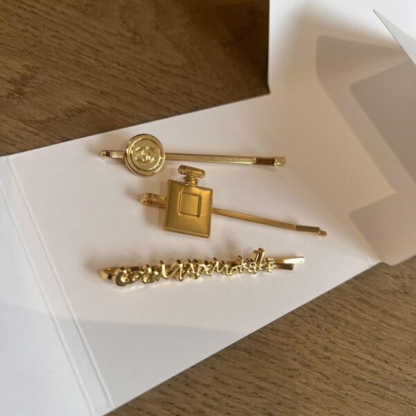 replica,repliche,fake,1:1,earrings,bracelet,ring,jewelry (Confezione da 3) Set di forcine Chanel Coco Beauty Counter in edizione limitata (stili assortiti) (S4NTH)