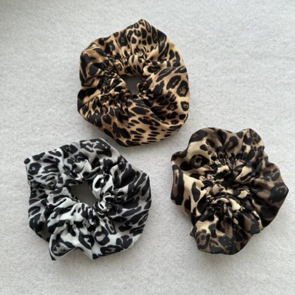 replica,repliche,fake,1:1,earrings,bracelet,ring,jewelry Fascia per capelli plissettata con stampa leopardata, disponibile in tre colori, 1 pezzo/semplice borsa (ZQ2SS)