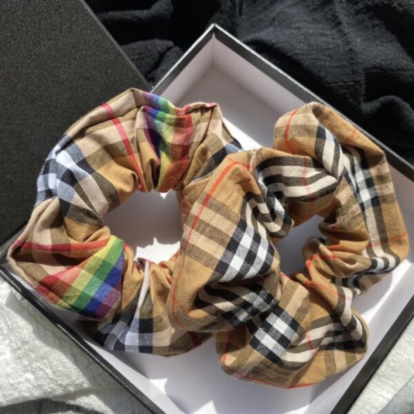 replica,repliche,fake,1:1,earrings,bracelet,ring,jewelry Elastico per capelli Burberry Check (a quadri piccoli o a quadri arcobaleno) (due opzioni disponibili) 1 pezzo/busta semplice (EBOZG)