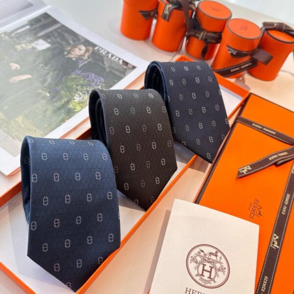 replica,repliche,fake,1:1,earrings,bracelet,ring,jewelry Hermès – Nuova serie di cravatte da uomo blu scuro (K0YLP)