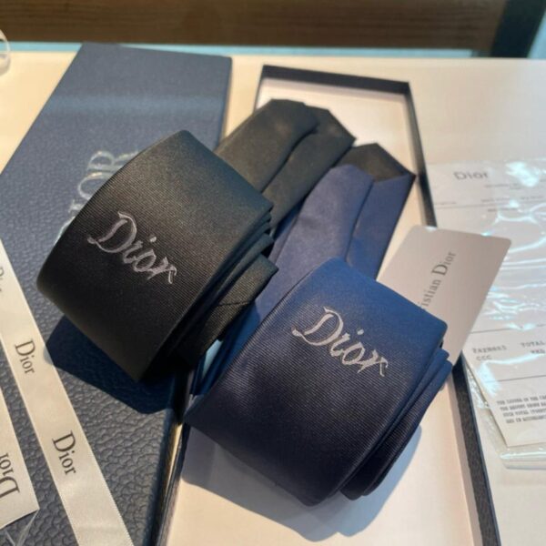 replica,repliche,fake,1:1,earrings,bracelet,ring,jewelry Nuova cravatta da uomo Dior (VG89D)