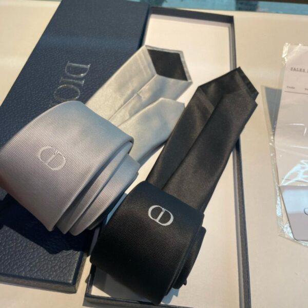 replica,repliche,fake,1:1,earrings,bracelet,ring,jewelry Cravatta Dior New Men’s (YE036)
