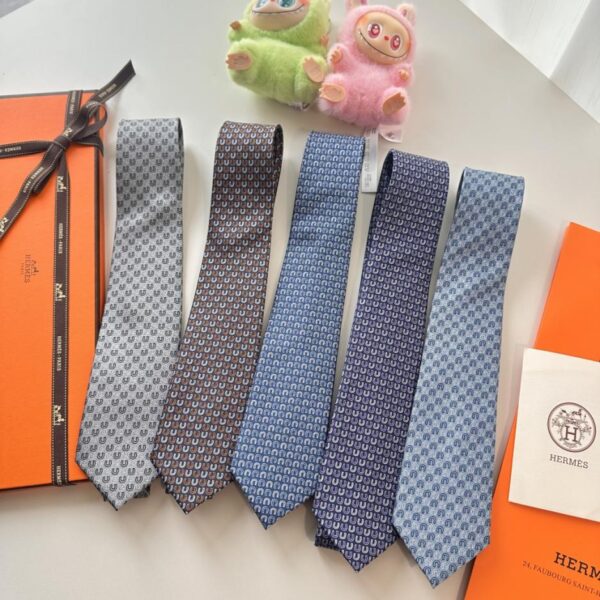 replica,repliche,fake,1:1,earrings,bracelet,ring,jewelry Nuova serie di cravatte da uomo Hermès “Good Luck” (0UVXQ)