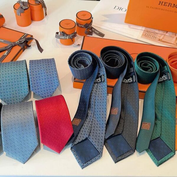 replica,repliche,fake,1:1,earrings,bracelet,ring,jewelry Nuova collezione di cravatte da uomo Hermès, 100% seta twill di prima qualità, personalizzazione fatta a mano (JWX0Q)