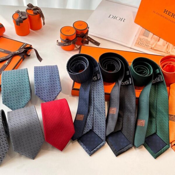 replica,repliche,fake,1:1,earrings,bracelet,ring,jewelry Nuova serie di cravatte da uomo Hermès in 100% twill di seta di prima qualità, personalizzazione fatta a mano (LV25C)
