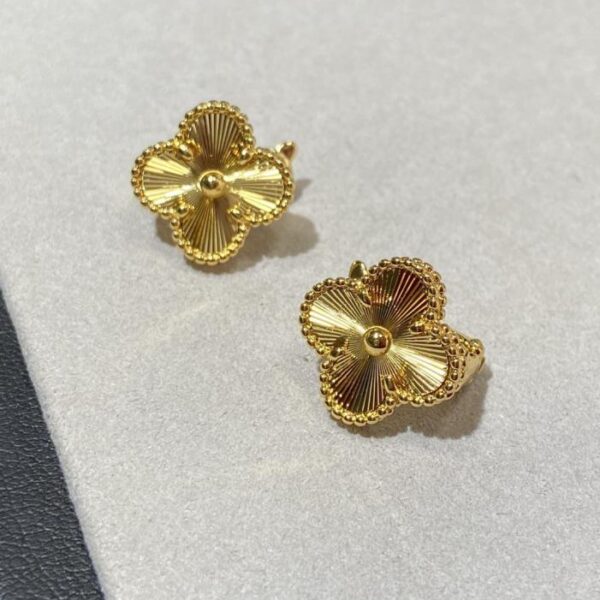 replica,repliche,fake,1:1,earrings,bracelet,ring,jewelry Orecchini Van Cleef & Arpels Heavy Industry a forma di quadrifoglio ZP personalizzati con pietra di grado 5A (XLH6G)