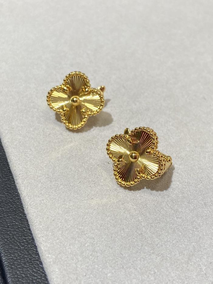 replica,repliche,fake,1:1,earrings,bracelet,ring,jewelry Orecchini Van Cleef & Arpels Heavy Industry a forma di quadrifoglio ZP personalizzati con pietra di grado 5A (XLH6G) replica,repliche,fake,1:1,earrings,bracelet,ring,jewelry Orecchini Van Cleef & Arpels Heavy Industry a forma di quadrifoglio ZP personalizzati con pietra di grado 5A (XLH6G)