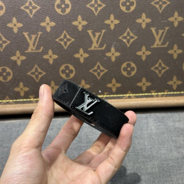 Bracciale in pelle con fiore nero LOUIS VUITTON (GNNOP)