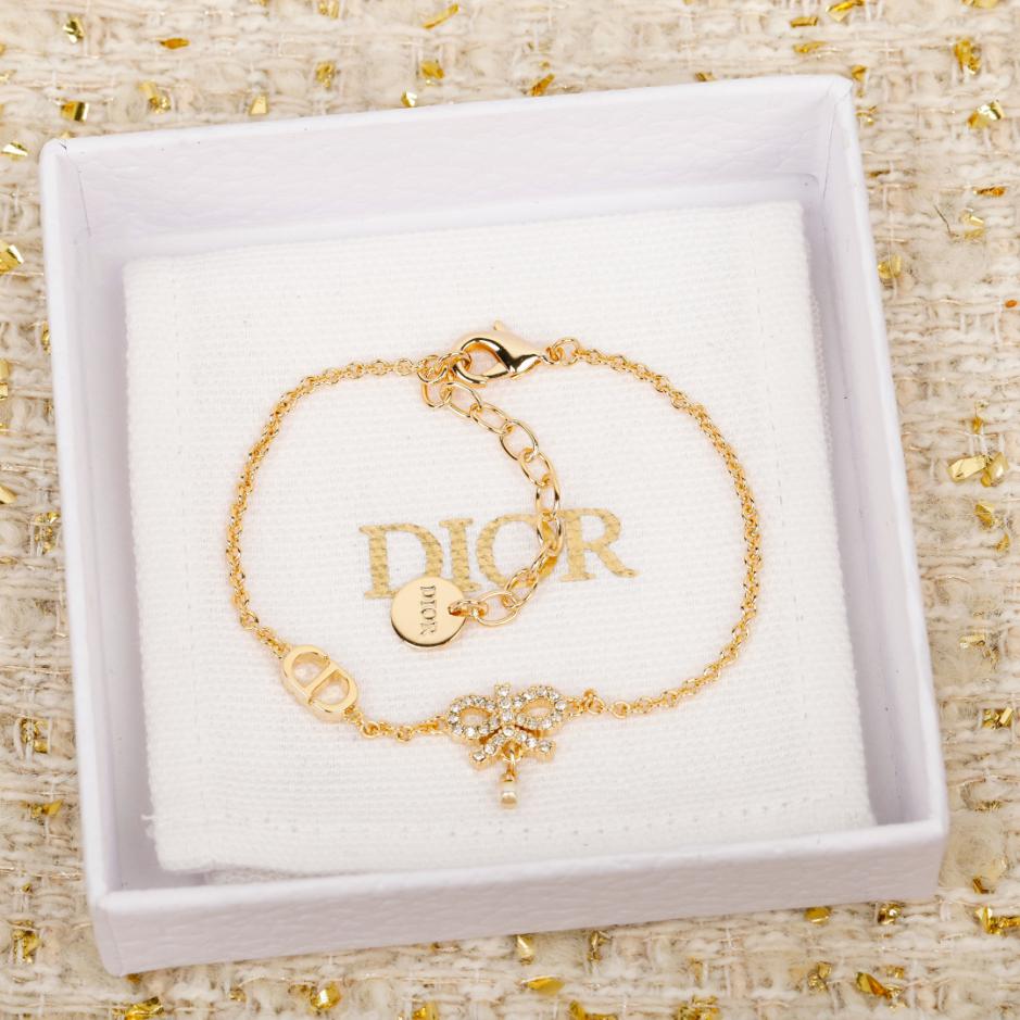 replica,repliche,fake,1:1,earrings,bracelet,ring,jewelry Bracciale Dior con fiocco di diamanti e perle (62SFZ) replica,repliche,fake,1:1,earrings,bracelet,ring,jewelry Bracciale Dior con fiocco di diamanti e perle (62SFZ)