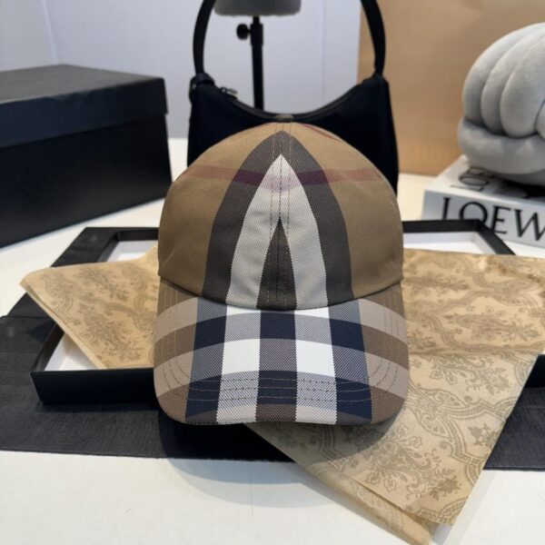 replica,repliche,fake,1:1,earrings,bracelet,ring,jewelry Cappellino da baseball originale Burberry (JU6Q5)