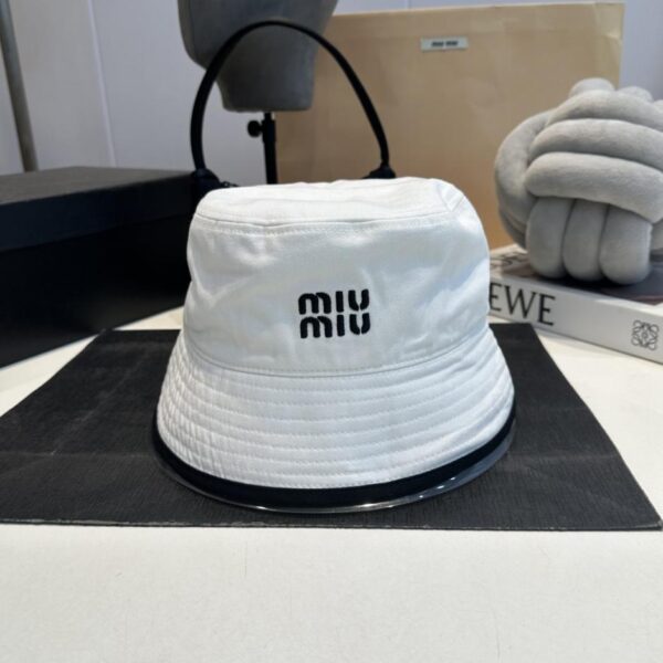 Cappello da pescatore in tela nuovo MIUMIU 25ss (VUIRQ)