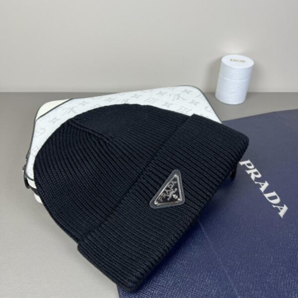replica,repliche,fake,1:1,earrings,bracelet,ring,jewelry Logo triangolare classico Prada (Q8EV5)