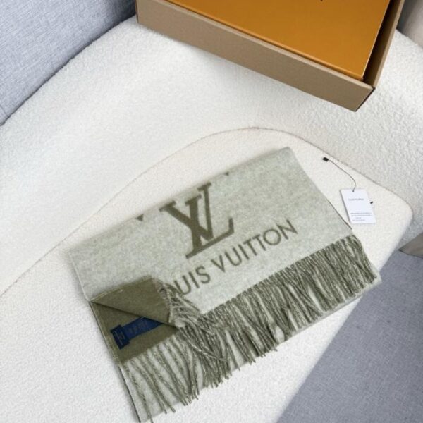 replica,repliche,fake,1:1,earrings,bracelet,ring,jewelry Louis Vuitton High Edition – Sciarpa scialle verde matcha (UT295)