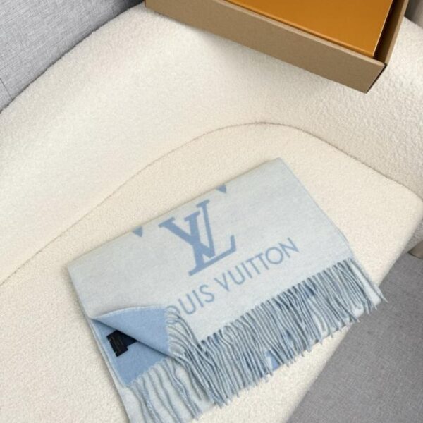 replica,repliche,fake,1:1,earrings,bracelet,ring,jewelry Louis Vuitton High Edition – Sciarpa scialle blu lago (4CMHT)