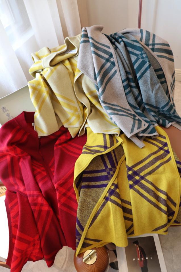 replica,repliche,fake,1:1,earrings,bracelet,ring,jewelry Mantella Burberry in edizione limitata (R20ET) disponibile sul sito ufficiale replica,repliche,fake,1:1,earrings,bracelet,ring,jewelry Mantella Burberry in edizione limitata (R20ET) disponibile sul sito ufficiale