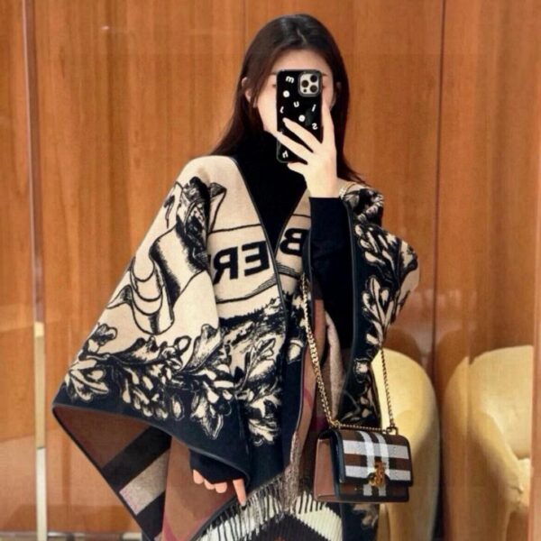 replica,repliche,fake,1:1,earrings,bracelet,ring,jewelry Mantella jacquard bifacciale originale Burberry “Knight Warhorse” (P01BH)