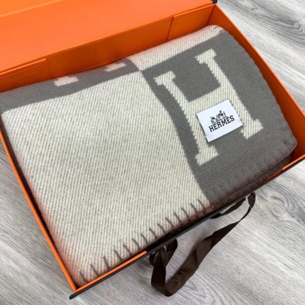 replica,repliche,fake,1:1,earrings,bracelet,ring,jewelry Scialle in cashmere HERMES (UHRXS)