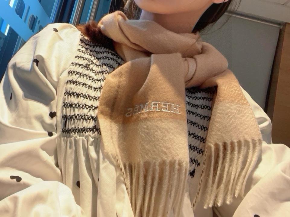 replica,repliche,fake,1:1,earrings,bracelet,ring,jewelry Sciarpa da uomo Hermes in lana (HT43S) replica,repliche,fake,1:1,earrings,bracelet,ring,jewelry Sciarpa da uomo Hermes in lana (HT43S)