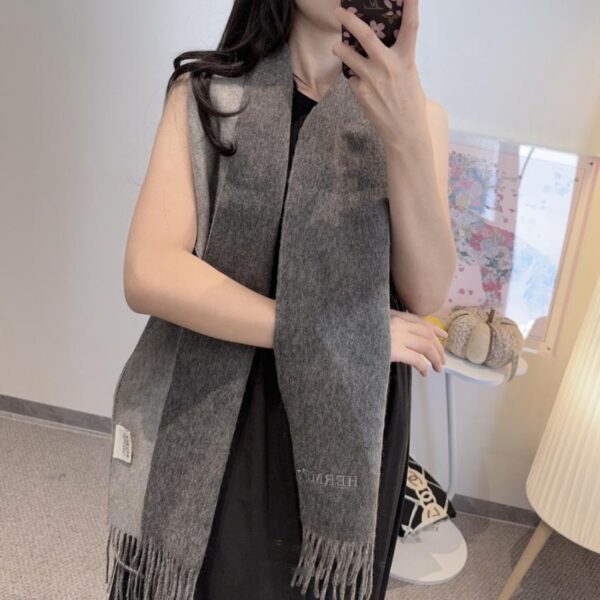 replica,repliche,fake,1:1,earrings,bracelet,ring,jewelry Sciarpa in cashmere double-face HERMFS Paris Fashion Show (FTSPG)