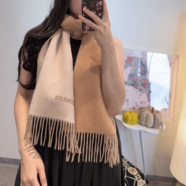 replica,repliche,fake,1:1,earrings,bracelet,ring,jewelry Sciarpa in cashmere double face HERMFS Paris Fashion Show (MX6VD)