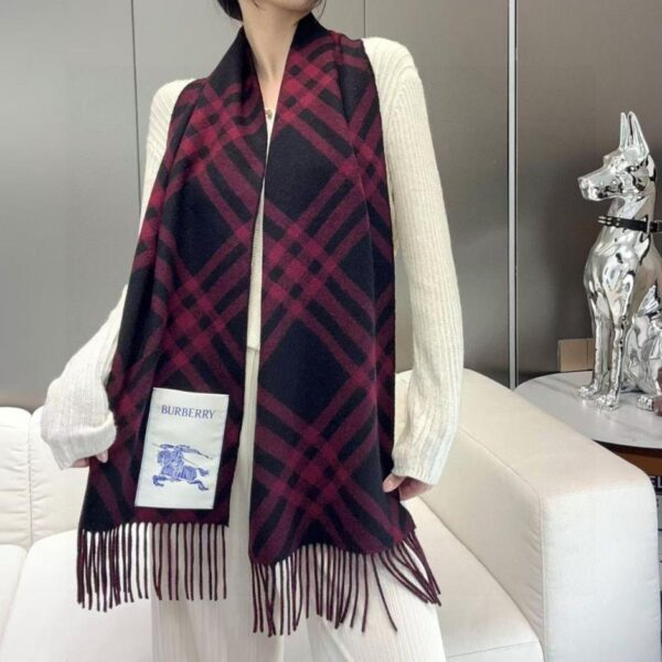 replica,repliche,fake,1:1,earrings,bracelet,ring,jewelry L’ultimo modello dal sito ufficiale di Burberry è 100% cashmere double-face (ZMXC9)