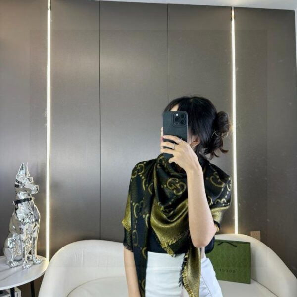 replica,repliche,fake,1:1,earrings,bracelet,ring,jewelry Scialle jacquard oro GG GUCCI 140 foulard quadrato (T2SXT)