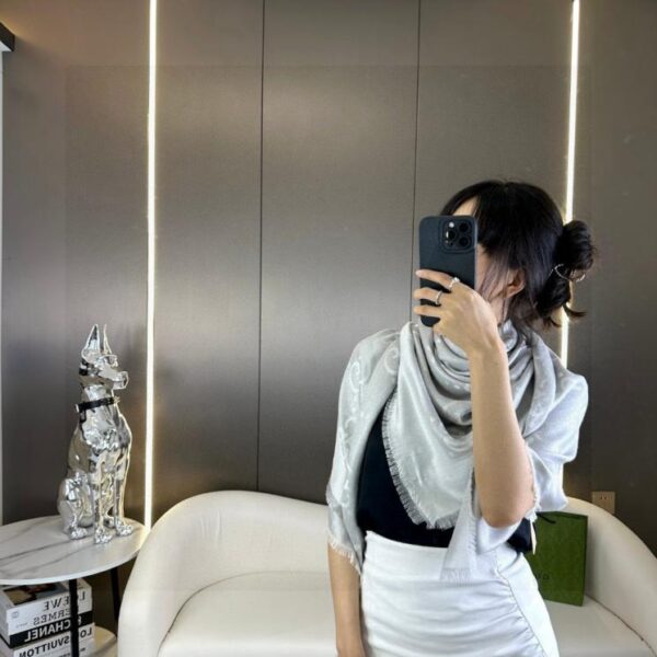 replica,repliche,fake,1:1,earrings,bracelet,ring,jewelry Scialle jacquard oro GG GUCCI 140 foulard quadrati (YP4E3)