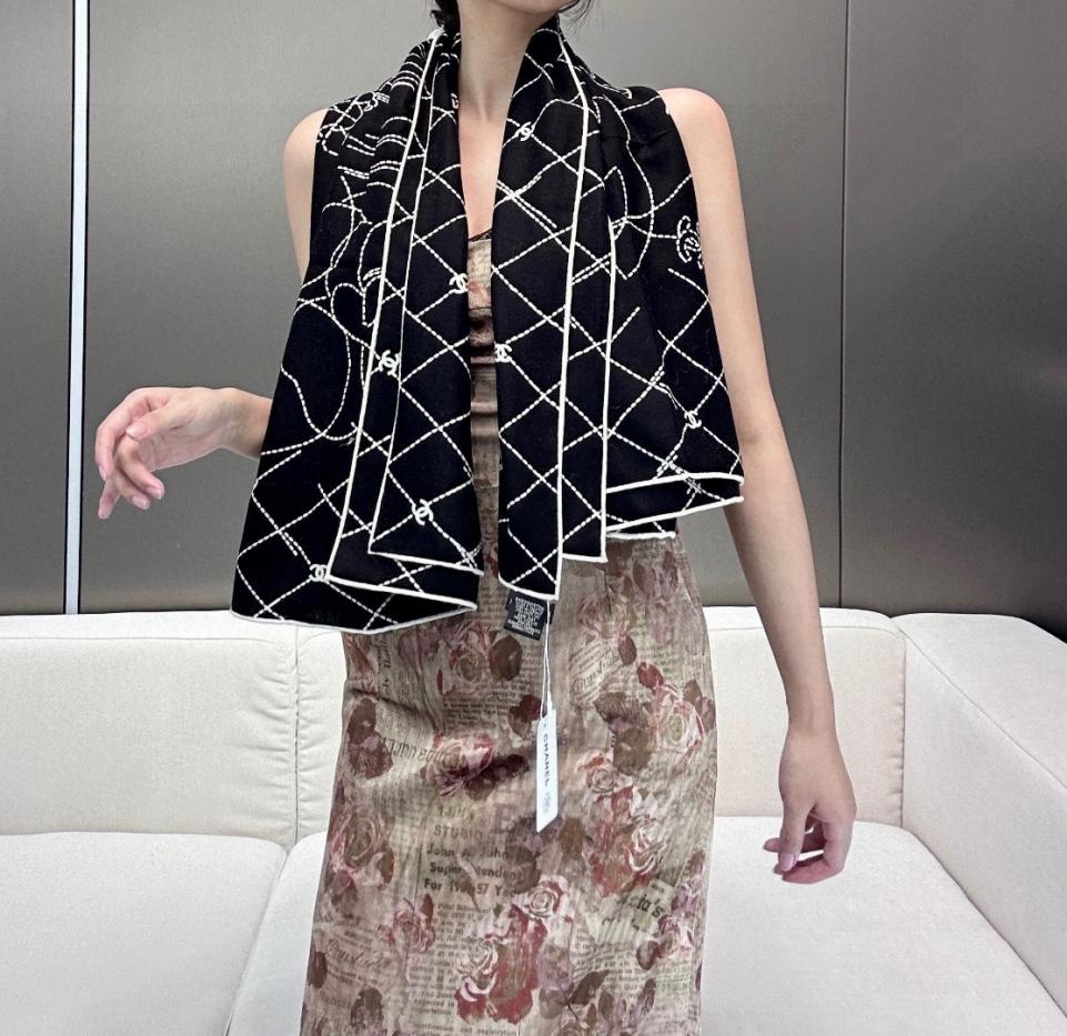 replica,repliche,fake,1:1,earrings,bracelet,ring,jewelry Sciarpa quadrata in velluto jacquard di seta e cashmere Chanel (LVBEJ) replica,repliche,fake,1:1,earrings,bracelet,ring,jewelry Sciarpa quadrata in velluto jacquard di seta e cashmere Chanel (LVBEJ)