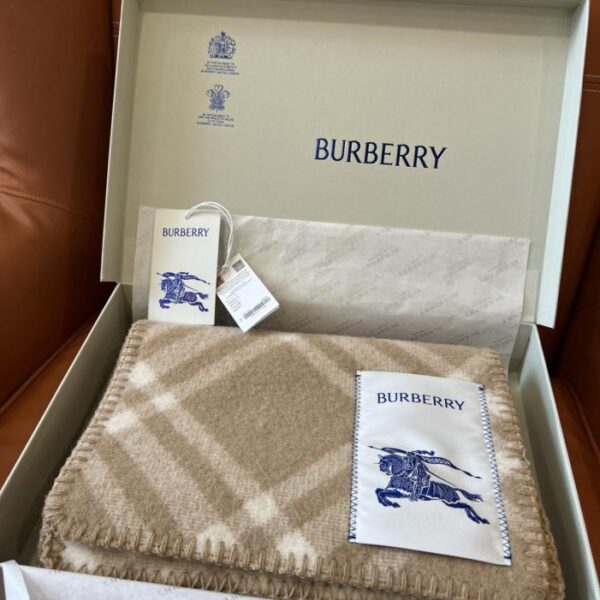replica,repliche,fake,1:1,earrings,bracelet,ring,jewelry Ultima versione della sciarpa Burberry in lana selezionata al 100%, adatta per uomo e donna (Z03DY)