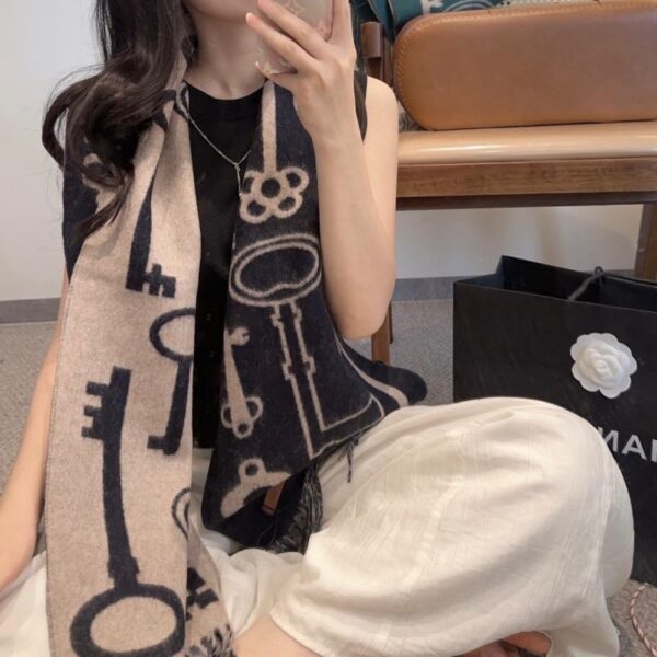 replica,repliche,fake,1:1,earrings,bracelet,ring,jewelry Sciarpa in cashmere double face con chiave Hermes (IMADP)