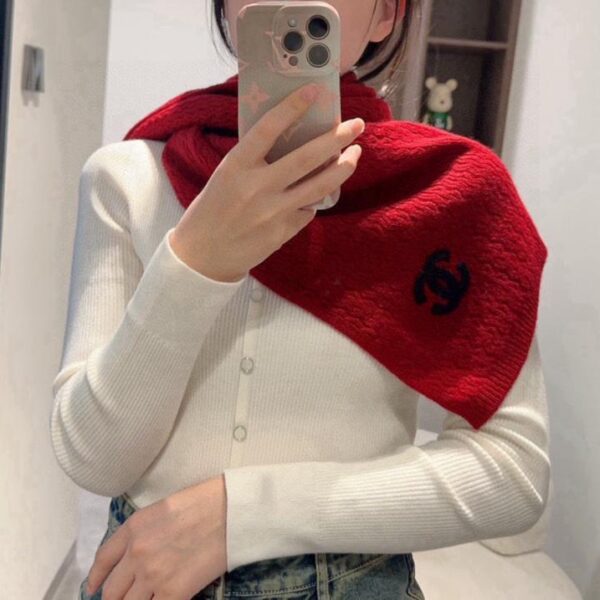 replica,repliche,fake,1:1,earrings,bracelet,ring,jewelry Sciarpa lunga in maglia di cashmere ricamata Chanel autunno e inverno 24b (8MOJN)