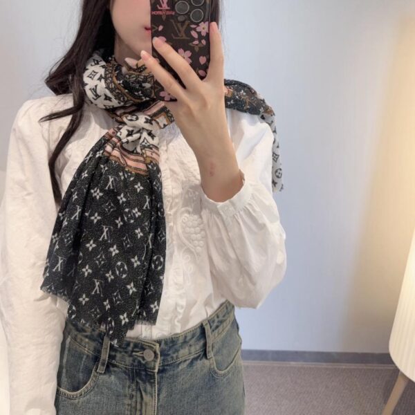 replica,repliche,fake,1:1,earrings,bracelet,ring,jewelry Sciarpa in cashmere argentato lucido di Louis Vuitton (2IQ0W)