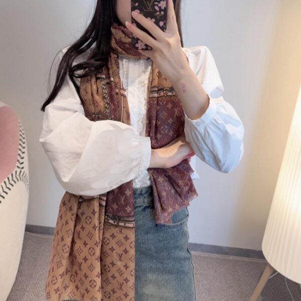 replica,repliche,fake,1:1,earrings,bracelet,ring,jewelry Sciarpa in cashmere argentato lucido di Louis Vuitton (V3JHJ)