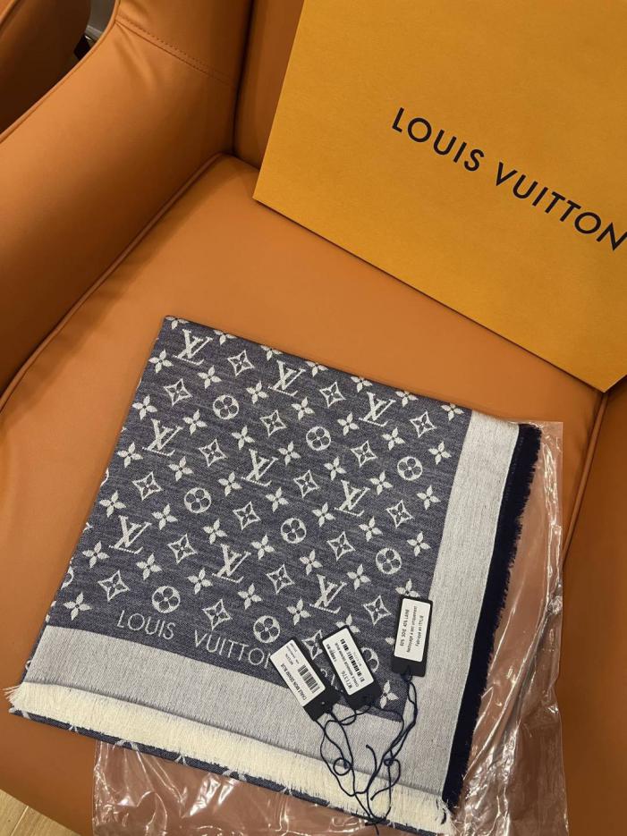replica,repliche,fake,1:1,earrings,bracelet,ring,jewelry Sciarpa Louis Vuitton 60% seta 40% lana blu denim M71376 (0IB3D) replica,repliche,fake,1:1,earrings,bracelet,ring,jewelry Sciarpa Louis Vuitton 60% seta 40% lana blu denim M71376 (0IB3D)