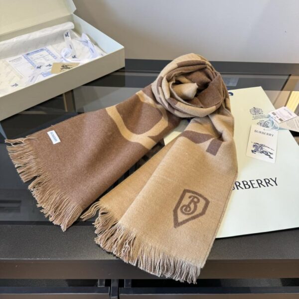 replica,repliche,fake,1:1,earrings,bracelet,ring,jewelry Nuova sciarpa in cashmere bicolore con logo bifacciale di Burberry (R0MM0)