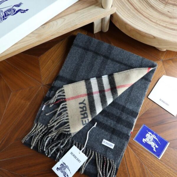 replica,repliche,fake,1:1,earrings,bracelet,ring,jewelry Sciarpa in cashmere color block double-face di Burberry (E4QEX)