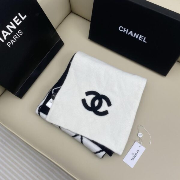 replica,repliche,fake,1:1,earrings,bracelet,ring,jewelry CHANEL “Doppia C tridimensionale” classico motivo a rombi double-face in diversi colori Nuova popolare serie di sciarpe in cashmere lavorate a maglia (ENGAD)