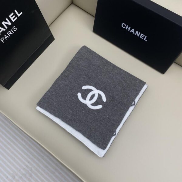 replica,repliche,fake,1:1,earrings,bracelet,ring,jewelry CHANEL “Doppia C tridimensionale” classico motivo a rombi, doppia faccia, colori diversi Nuova popolare serie di sciarpe in cashmere lavorate a maglia (HB3X7)