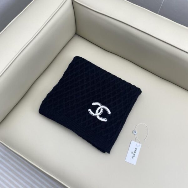 replica,repliche,fake,1:1,earrings,bracelet,ring,jewelry Sciarpa classica in cashmere lavorato a maglia con motivo a rombi CHANEL e doppia C (8Q6SF)