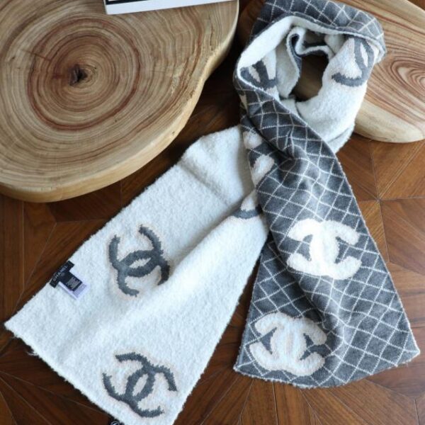 replica,repliche,fake,1:1,earrings,bracelet,ring,jewelry Sciarpa in maglia double face con diamanti Chanel (WJ6NS)