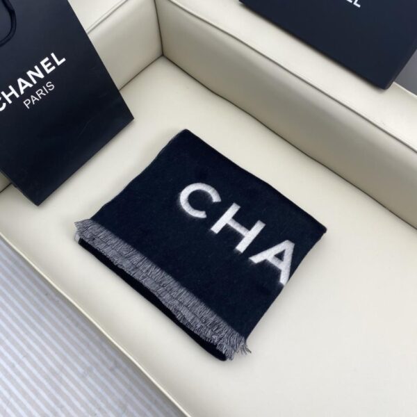 replica,repliche,fake,1:1,earrings,bracelet,ring,jewelry L’ultimo classico scialle in cashmere di Chanel (YRF0O)