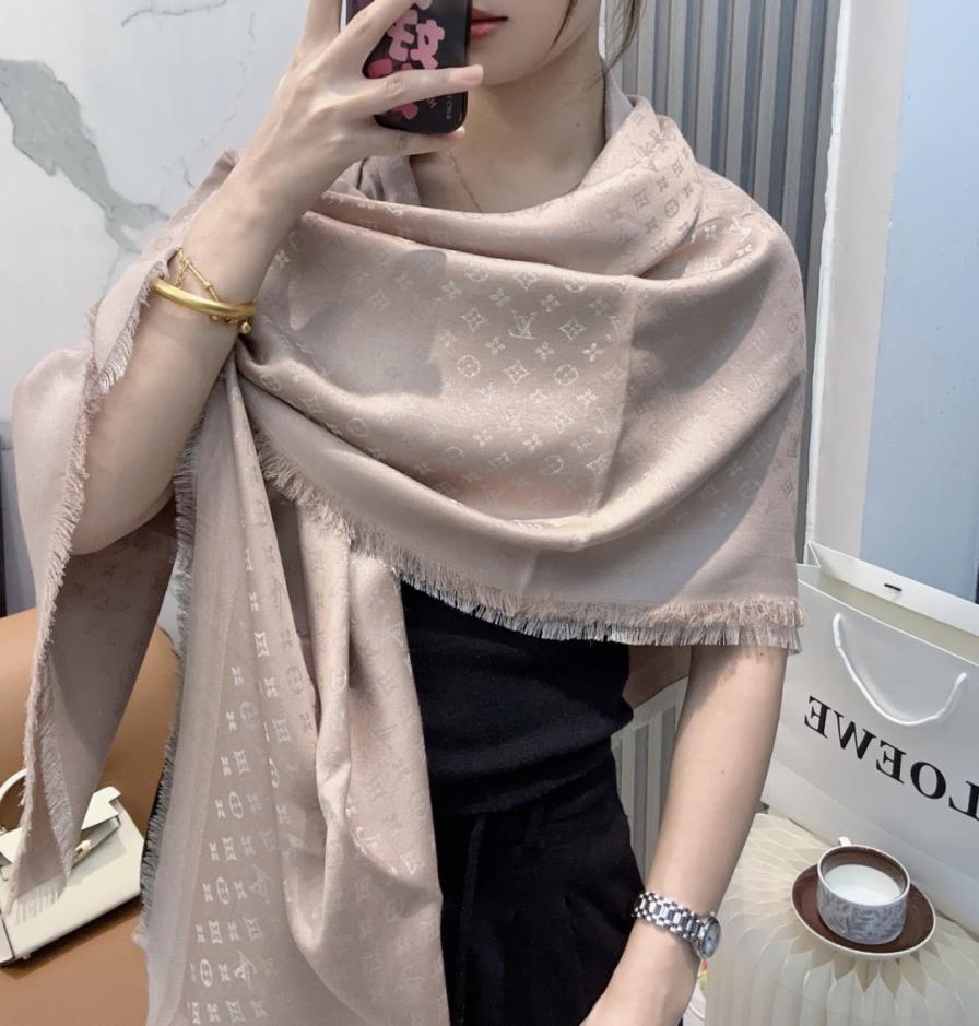 replica,repliche,fake,1:1,earrings,bracelet,ring,jewelry Scialle LV Petit Louis (1MVR4) replica,repliche,fake,1:1,earrings,bracelet,ring,jewelry Scialle LV Petit Louis (1MVR4)