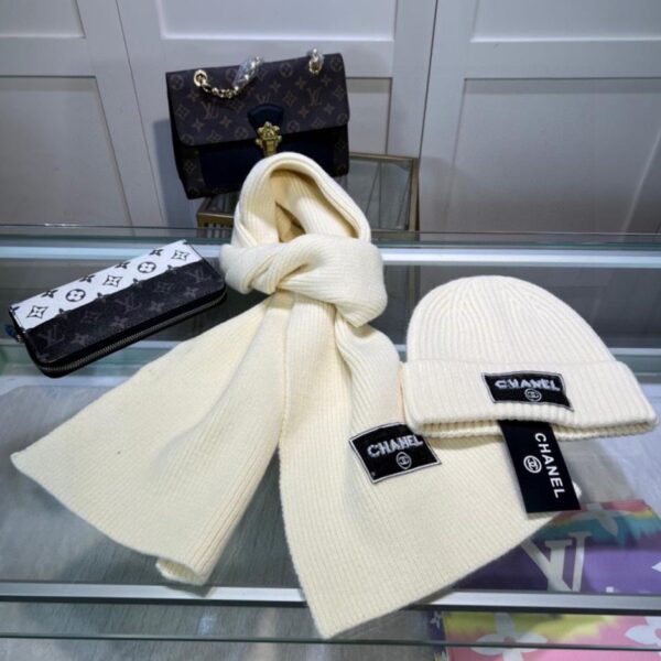 Sito ufficiale CHANEL nuovo set classico cappello + sciarpa (RIXGJ)