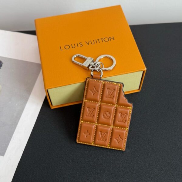 replica,repliche,fake,1:1,earrings,bracelet,ring,jewelry Nuovo prodotto ️M01478️Portachiavi con ciondolo cioccolato Louis Vuitton (PCGF9)