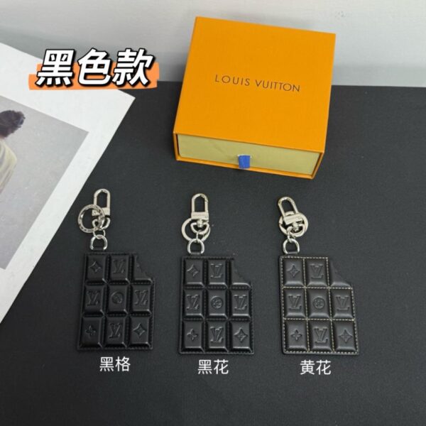replica,repliche,fake,1:1,earrings,bracelet,ring,jewelry Nuovo arrivo ️M01478️Portachiavi con ciondolo in cioccolato Louis Vuitton (X4NRO)