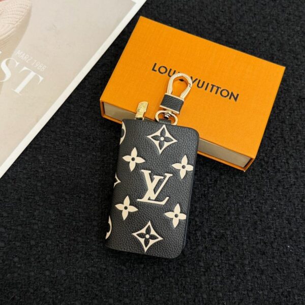 replica,repliche,fake,1:1,earrings,bracelet,ring,jewelry Nuovo portachiavi per auto LV, 8 colori (YFGPK)