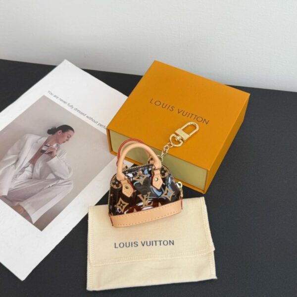 replica,repliche,fake,1:1,earrings,bracelet,ring,jewelry Nuova borsa LV con conchiglia trasparente M02796 (42IVV)
